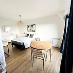 A Deux Pas De La Et Des Commerces Apartament Cabourg