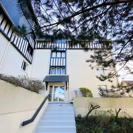 Appartement A Deux Pas De La Et Des Commerces Cabourg